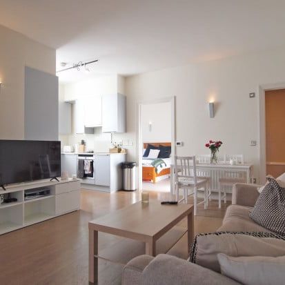 Durnsford Road, London, SW19 - Photo 1