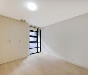 SPACIOUS MODERN TOWNHOUSE - Photo 5