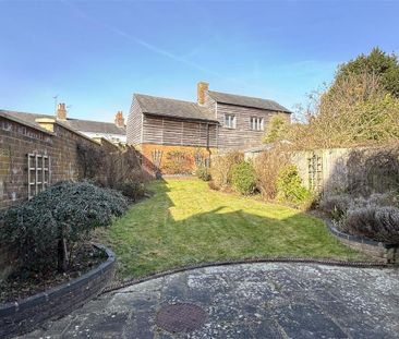 4 bedroom semi-detached house to rent - Photo 6