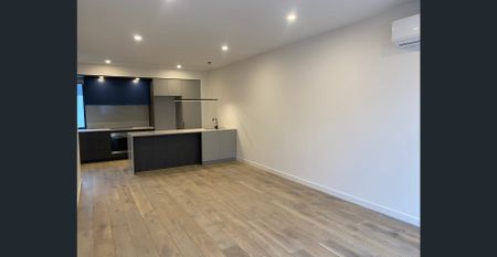 Stylish 3-Bedroom Home in Quiet Yarraville Estate - Photo 2