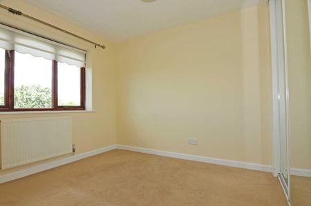 4 bedroom detached house to rent - Photo 4