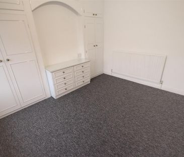 3 Bedroom House - Terraced To Let - Photo 4
