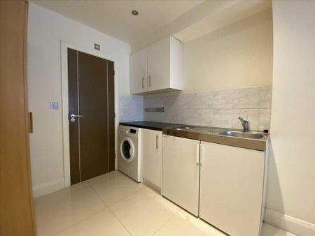 Studio to rent - Photo 3