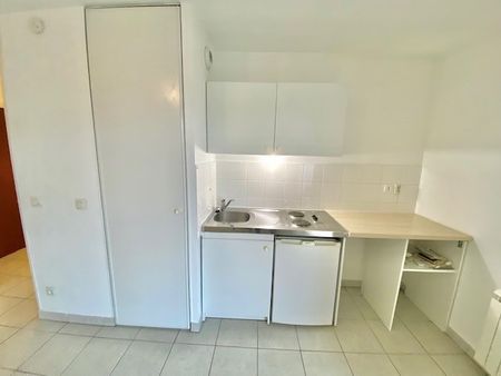 Location Appartement 1 pièce 27m² VILLEURBANNE 69100 - Photo 2