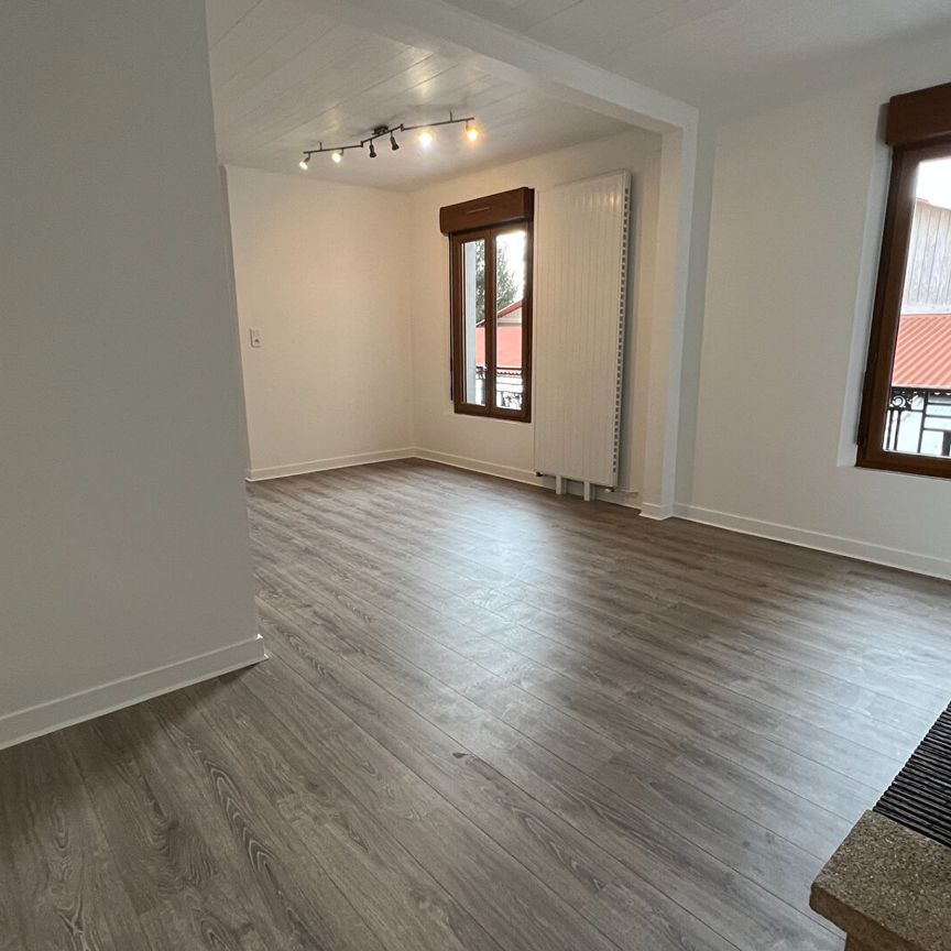 Location bureaux 3 pièces, 75.63m², Saint-Denis - Photo 1