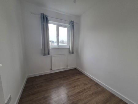 Jade Close, Beckton, E16 3TY - Photo 2