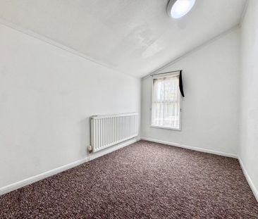 2 bedroom end of terrace house to rent - Photo 3