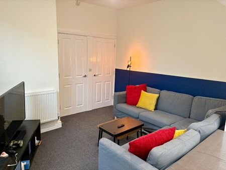 6 Bed Semi-Detached House, Lenton Boulevard, NG7 - Photo 2