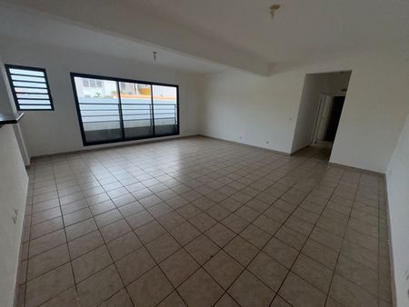 Location appartement 3 pièces, 77.70m², Cayenne - Photo 2