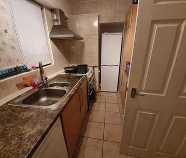 3 bedroom house share to rent - Photo 3