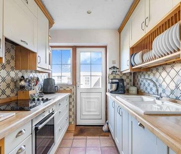 Shaftesbury Crescent, Staines-upon-thames, TW18 - Photo 6