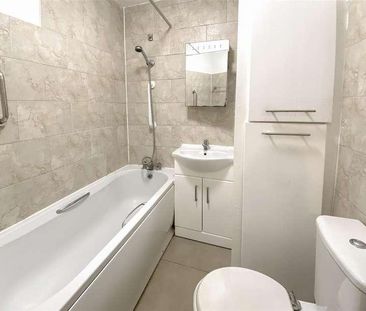 Wellington Square, Hastings, TN34 - Photo 3