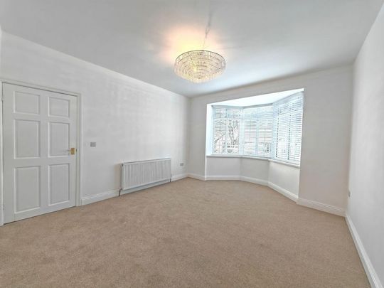 3 bedroom semi-detached bungalow to rent - Photo 1