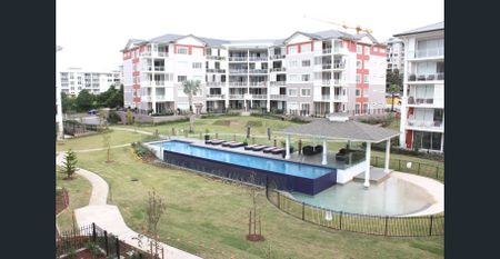 Sought-after North facing courtyard apartment. - Photo 5