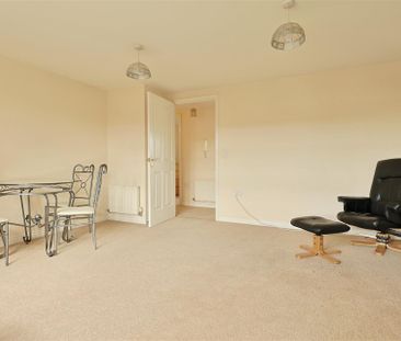 2 bedroom Flat to rent in Oxford Close, Longbenton, Newcastle Upon ... - Photo 2