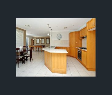 Spacious Family Home Set In Prestigious Area - Photo 4