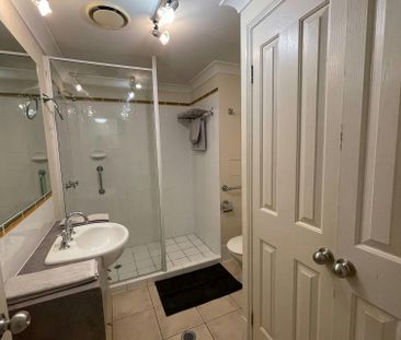 Great Location, Great Fully Furnished Apartment - Photo 6