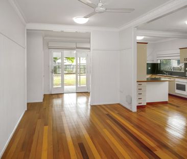 Charming 3-Bedroom Home with Space, Comfort and Convenience - Photo 2