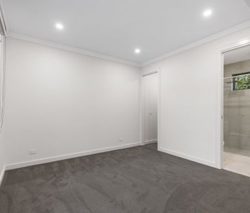 Large Modern Townhome - Photo 4