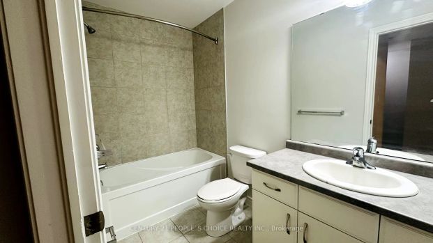 Condo Townhouse For Lease | X8458882 - Photo 1