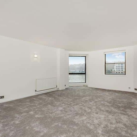 Riverside Court, SW8, London - Photo 1