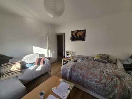 GRAND T1 37 M2, AVEC BALCON, CAVE ET PARKING PRIVATIF - Photo 2