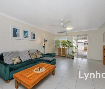 Quiet, Central & Low-Maintenance Living in Leafy Railway Estate - Photo 1