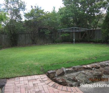 Spacious Living in Castle Hill - Photo 2