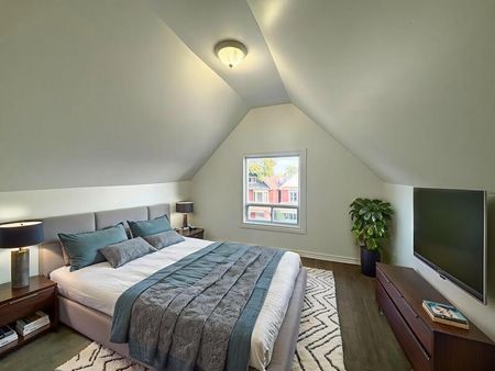 $1,349 / 1 br / 1 ba / 482 King Willaim st unit 3 - Photo 2