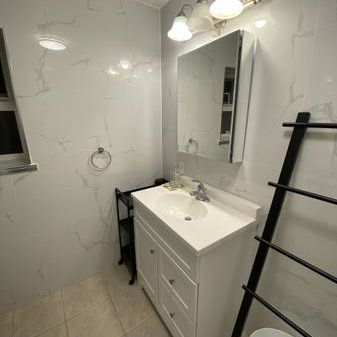 Bright, Modern 2-Bedroom Unit for Students Near QE Park, Vancouver - Photo 4