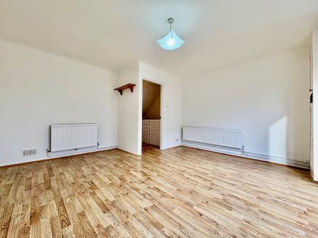 Longwood Road, Hertford - Photo 3