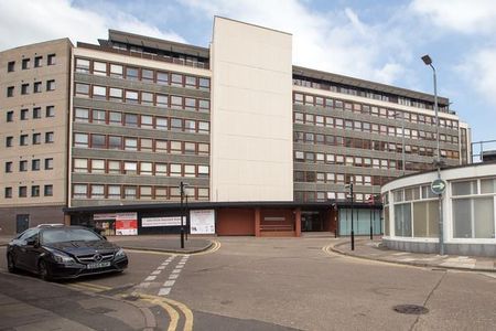 2 bedroom penthouse to rent - Photo 2