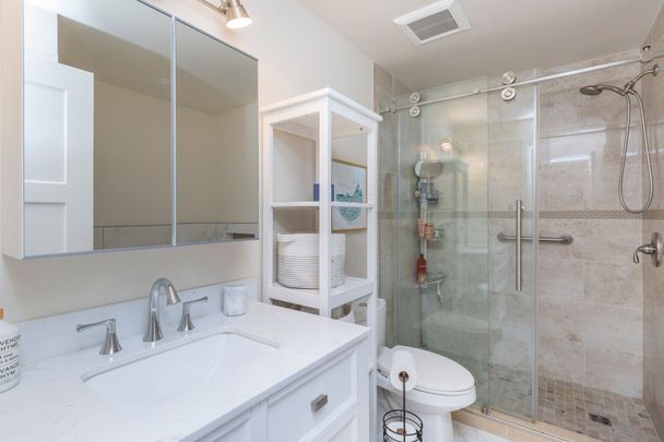 For Lease - 2018 Quincy Avenue, Beacon Hill North - South and Area, Ontario - Photo 1