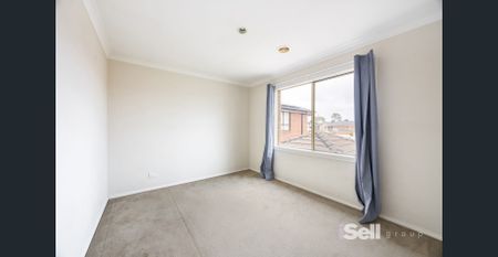 SPACIOUS FAMILY LIVING IN A PRIME SPRINGVALE LOCATION - Photo 4