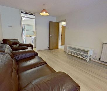 3 bedroom maisonette to rent - Photo 1