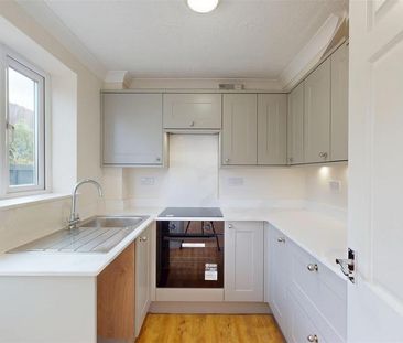 3 bedroom semi-detached house to rent - Photo 4