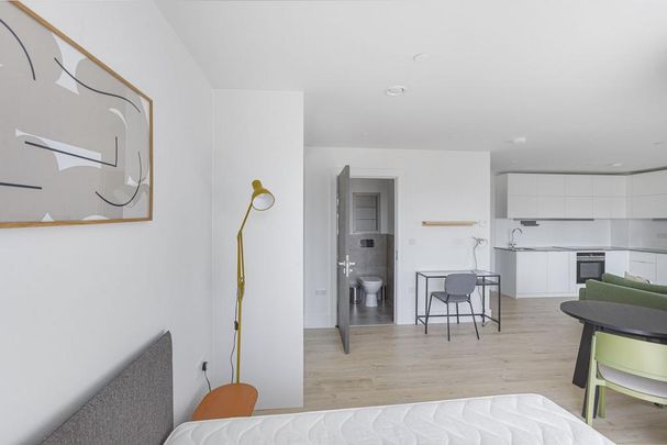 Studio to rent - Photo 1