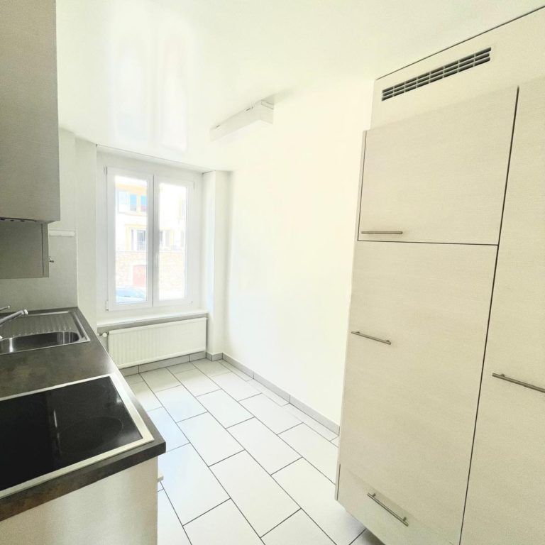 Appartement de 4 pièces situé au rez-de-chaussée - Photo 1