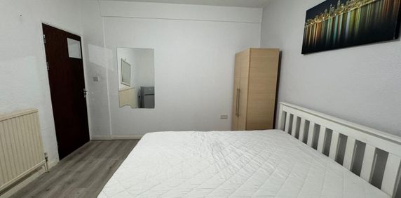 Room in a Shared House, Penshurst Road, N17 - Photo 2