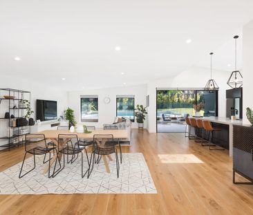 Stylishly Presented Executive Home - Photo 2