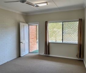 TWO BEDROOM WITH AIR CONDITIONING - Photo 5