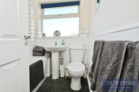 3 bedroom House To Let - Photo 5