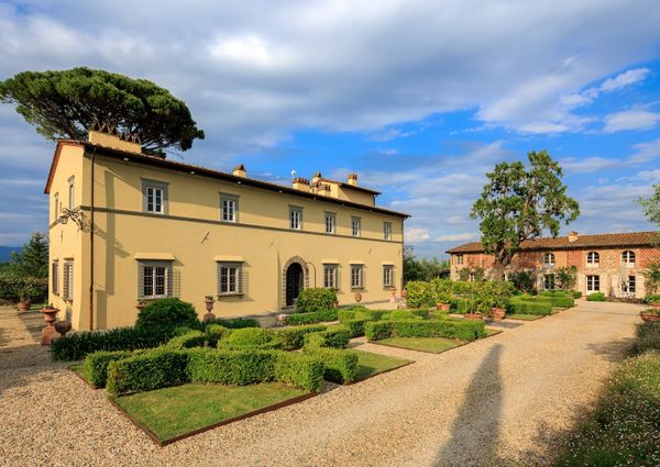 Villa Roses - Beautiful estate nestled in the Hills of Lucca