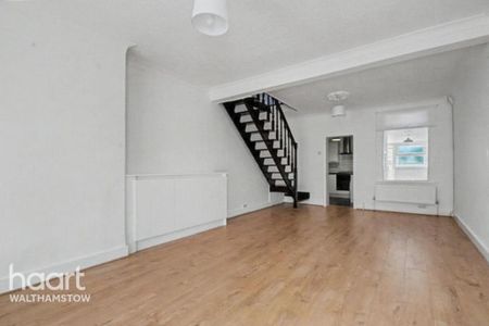3 bedroom terraced house to rent - Photo 2