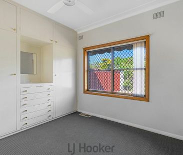 Spacious Family Home in Prime Location - Photo 5