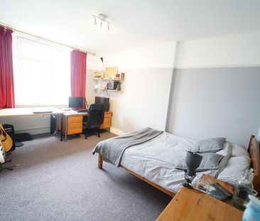 6 bedroom house to rent - Photo 3