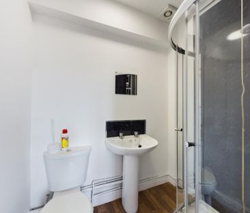 1 bedroom in a house share to rent - Photo 5