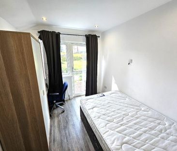 1 bedroom in a house share to rent - Photo 3