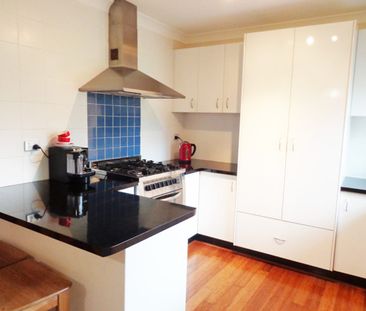 FAMILY HOME LOCATED IN CUL-DE-SAC - Photo 6