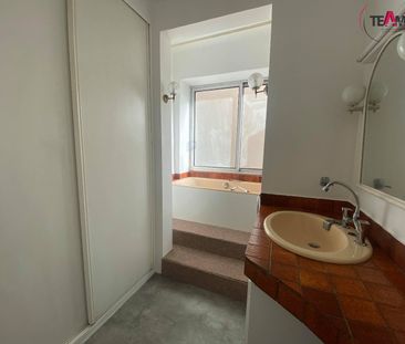 Location Appartement 4 pièces 81m² SETE 34200 - Photo 5